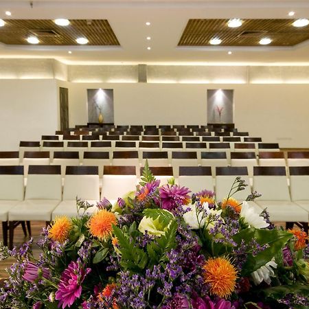 Arena Hotel By The Beach Bat Yam Exterior foto