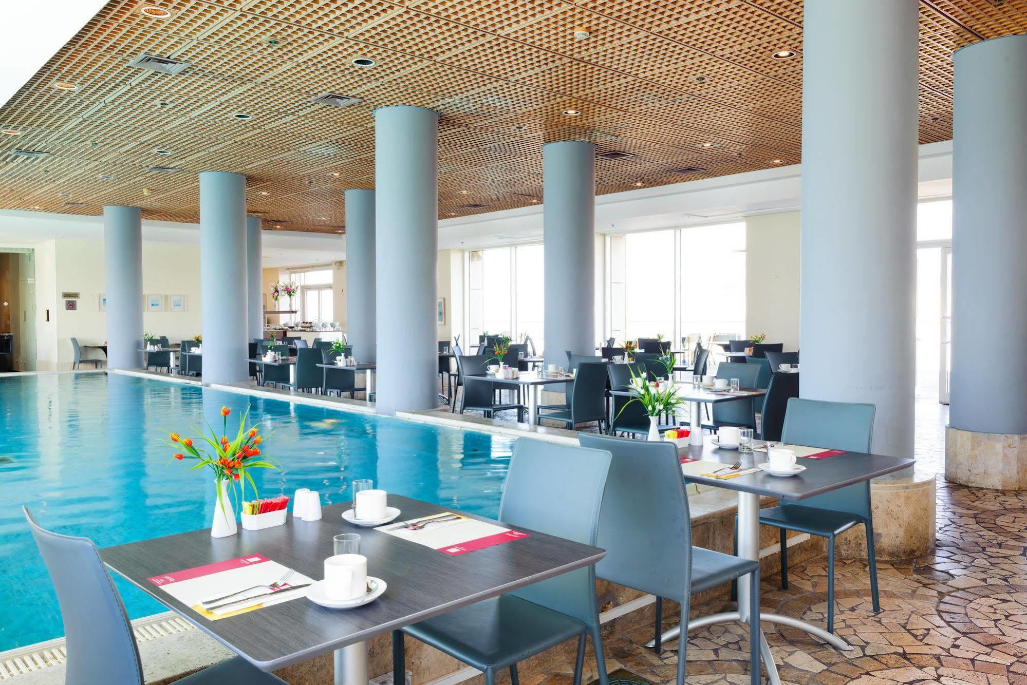 Arena Hotel By The Beach Bat Yam Exterior foto